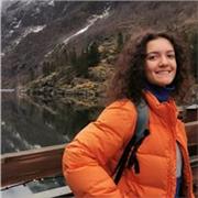 Studia Pittura e Disegno con ad una studentessa dell'Accademia di Belle Arti di Firenze.